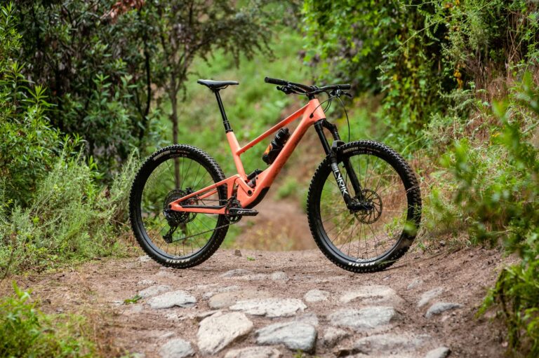 SCOR 4060 ST / LT – La bici trail dal design unico per avventure epiche. Ora – 40% dal prezzo di listino.