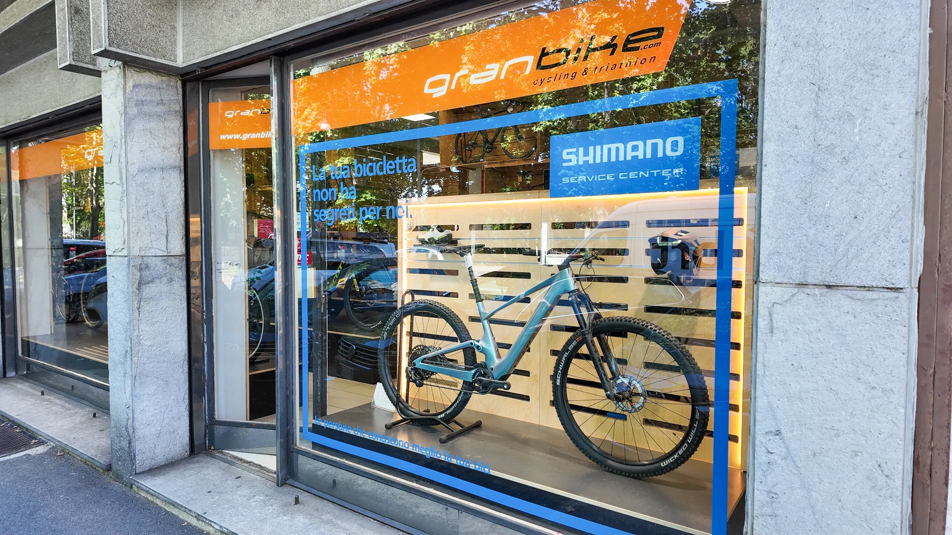 Adesivo BTI 'Supporta Il Tuo Negozio Di Bici Locale' - Per MTB, Strada, Triathlon, Ciclismo
