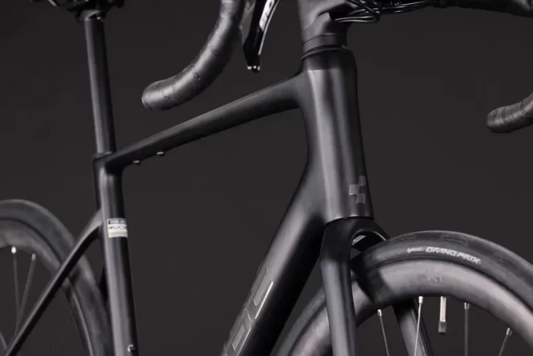 Cube Attain C:62 Race carbon´n´coalchrome