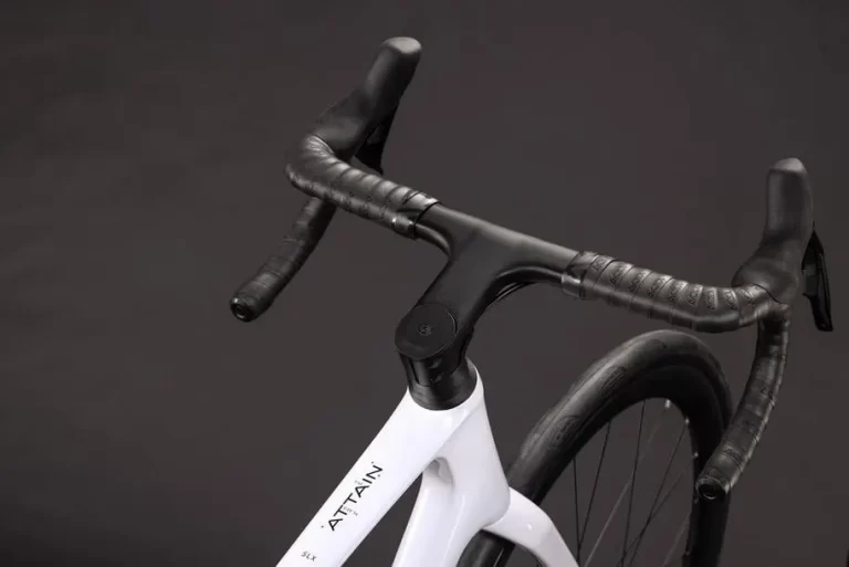 Cube Attain C:62 SLX metallicwhite´n´black