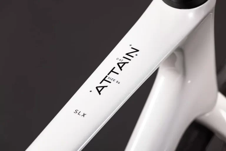 Cube Attain C:62 SLX metallicwhite´n´black