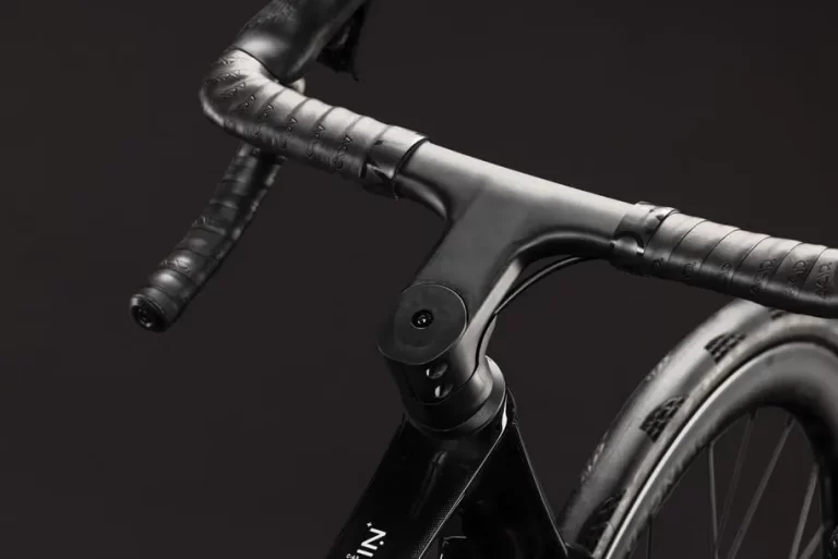 Cube Attain C:62 SLT carbon´n´white