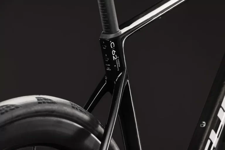 Cube Attain C:62 SLT carbon´n´white