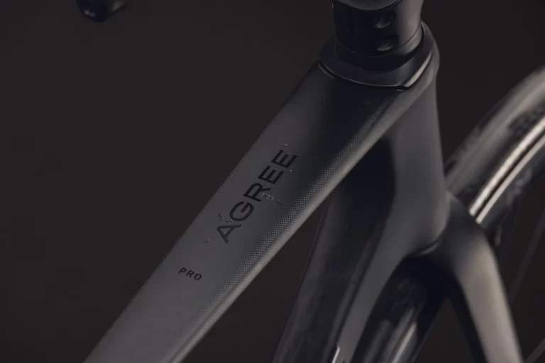 Cube Agree C:62 Pro carbon´n´black