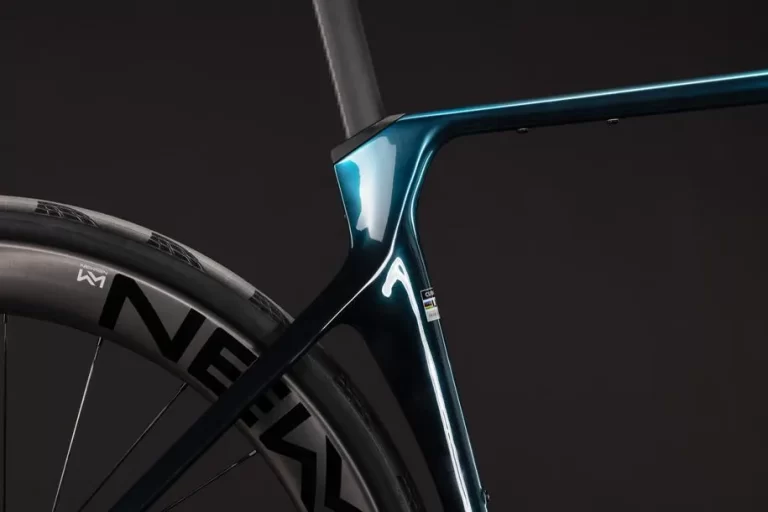 Cube Agree C:62 Race chromeblue´n´liquidblue