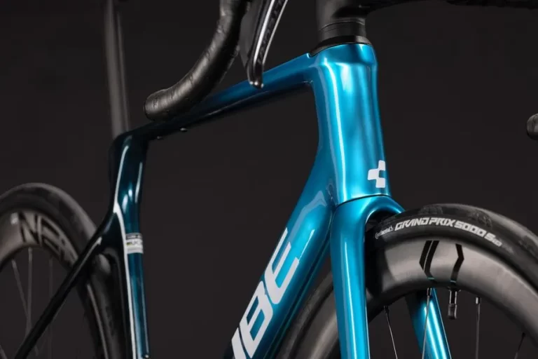 Cube Agree C:62 Race chromeblue´n´liquidblue