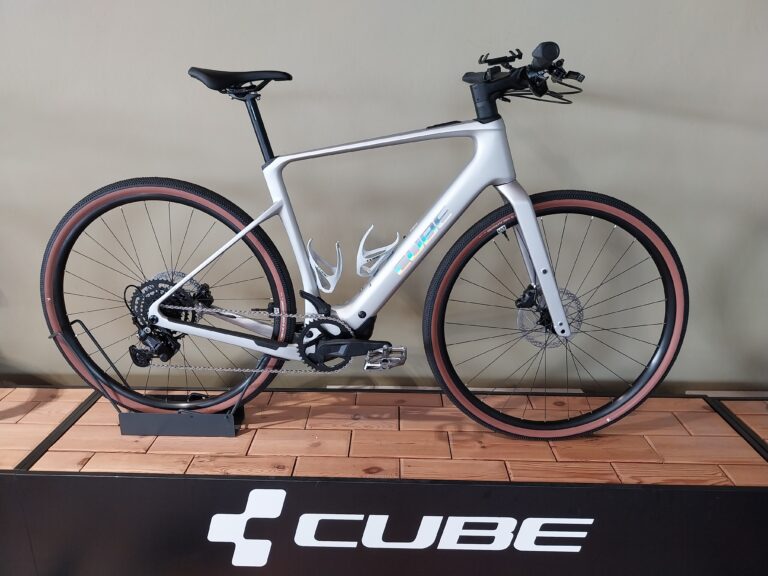 CUBE Nulane Hybrid Race